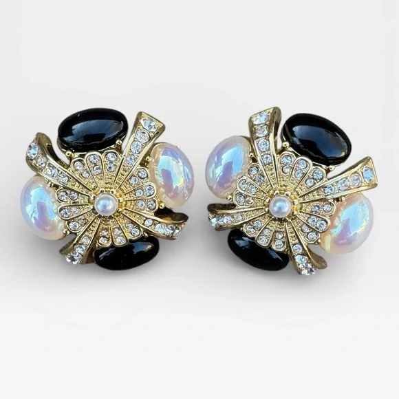 VINTAGE Onyx and Faux Mabe Pearl Cabochon Earrings - Picture 4 of 12